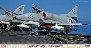 07377 (07377-7) Самолет A-4E SKYHAWK USS MIDWAY Hasegawa