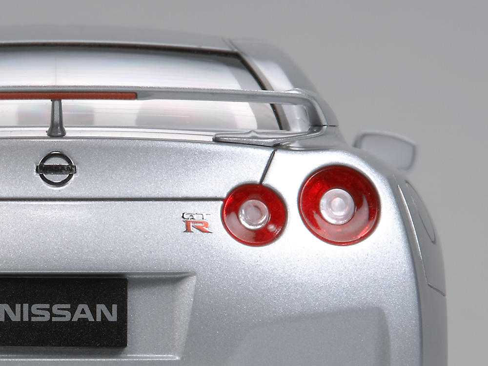 24300 Nissan GT-R Tamiya