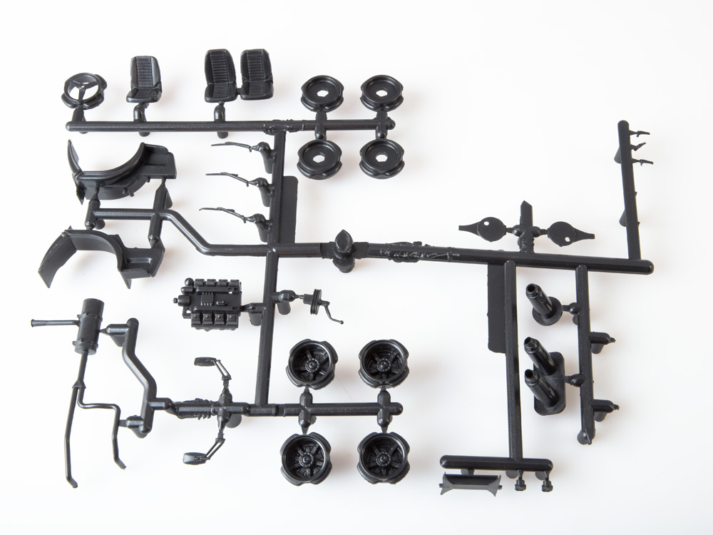 7061AVD Сборная модель КАМАЗ-54112 с полуприцепом НЕФАЗ-96742 AVD Models