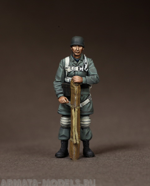 35110SOGA Fallschirmj?ger machine gunner. SOGA Miniatures