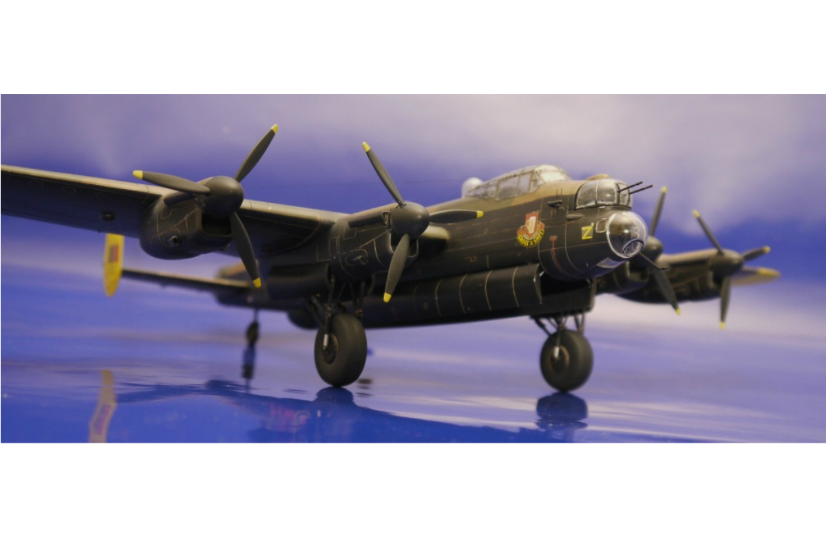 96001 Тяжелый бомбардировщик Ланкастер ARK model