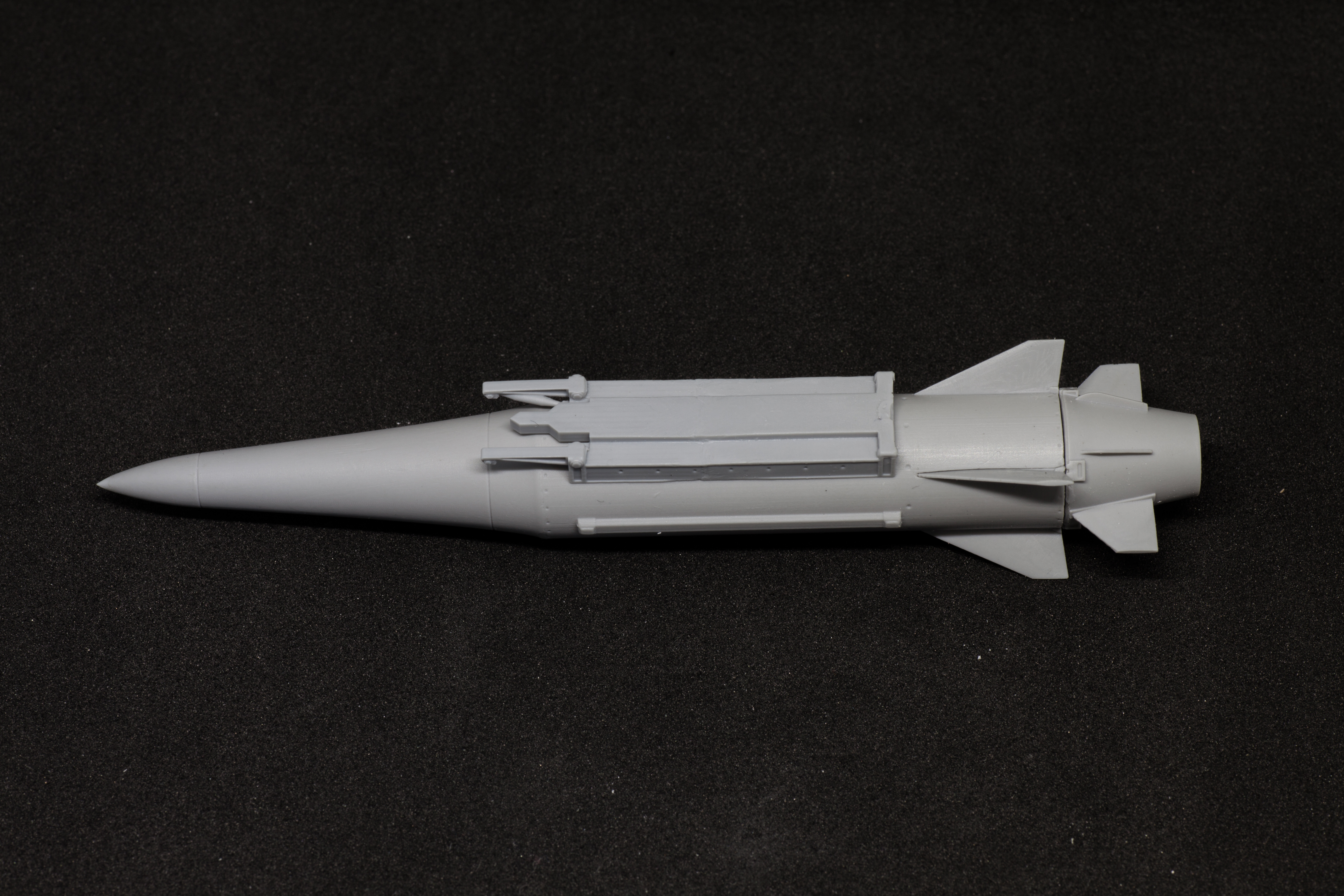 AM7218 Российский гиперзвуковой авиационный ракетный комплекс Х-47М2 Кинжал Arma Models