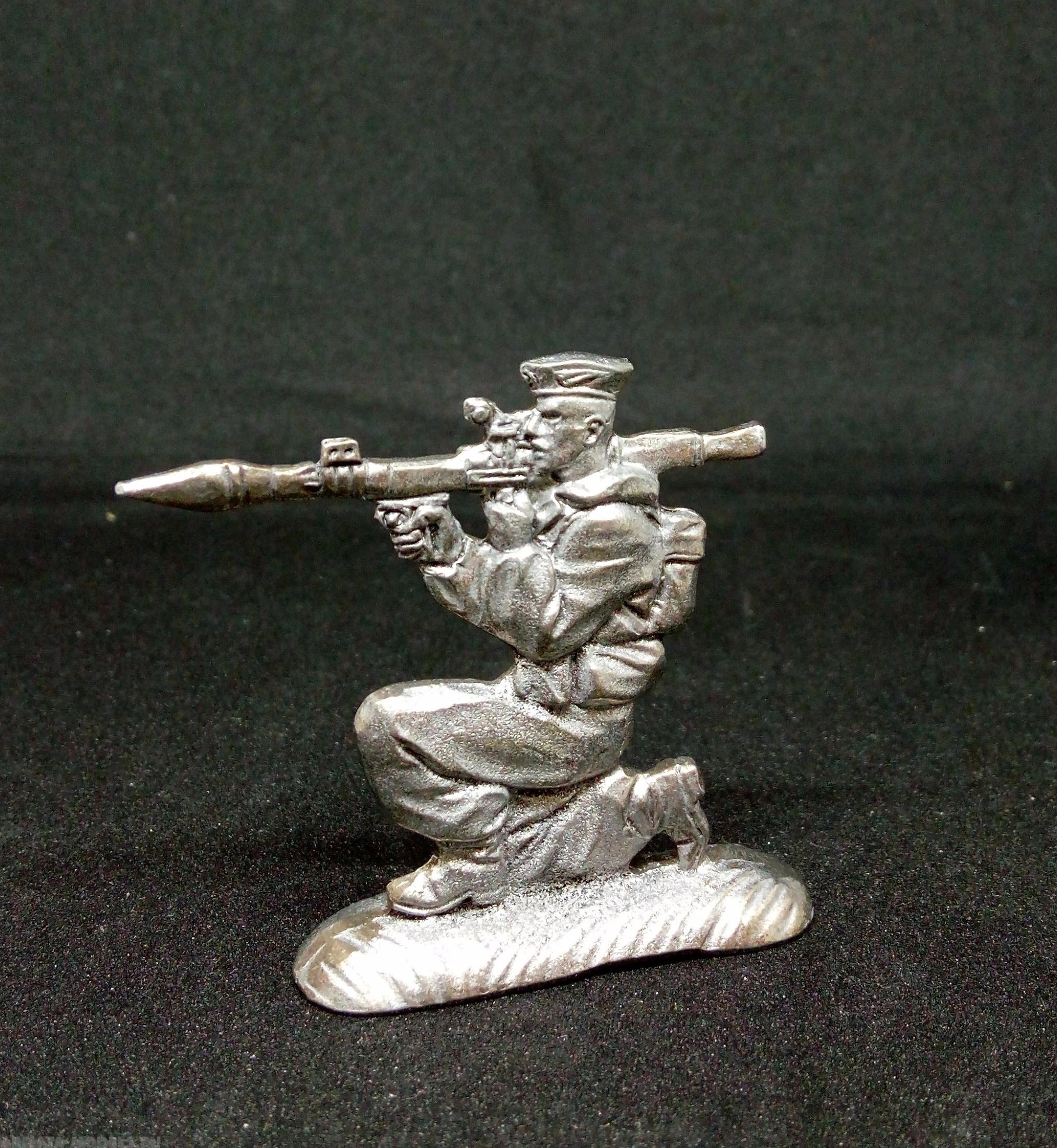 Н-7-113 ВДВ Десантник с РПГ Солдатики "Ура"