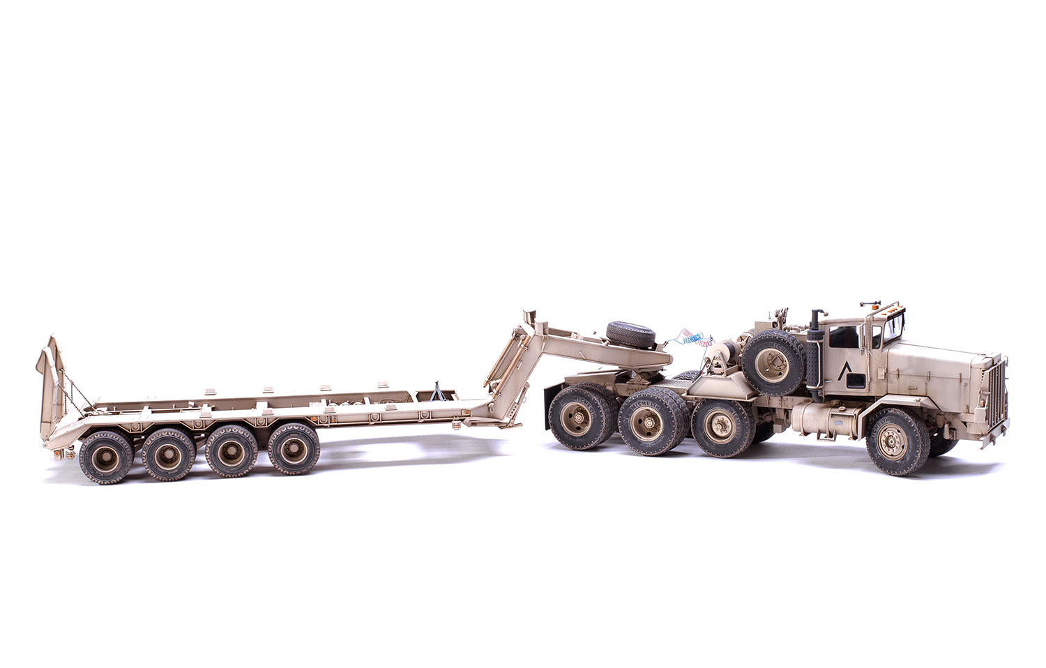 SS-013 Тягач M911 C-Het с полуприцепом M747 для тяжелого оборудования Meng