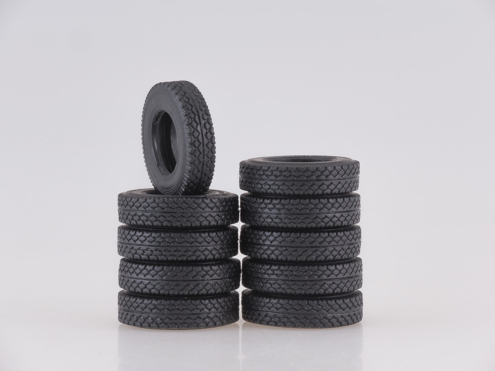 7040AVD Сборная модель МАЗ-6422 с полуприцепом МАЗ-9506-30 AVD Models