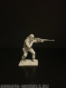 5028ТБ Боец стреляющий из снайперской винтовки